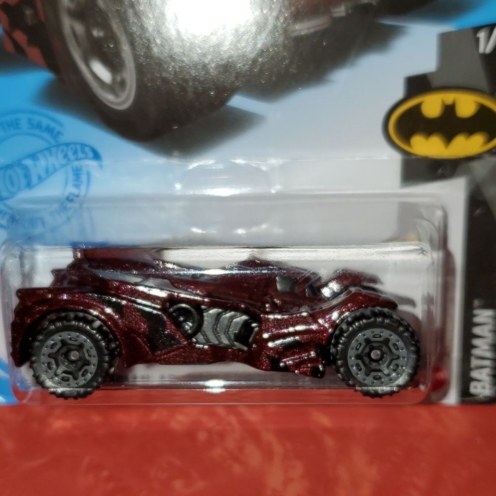 Hot Wheels Batman Arkham Knight Batmobile NEW
